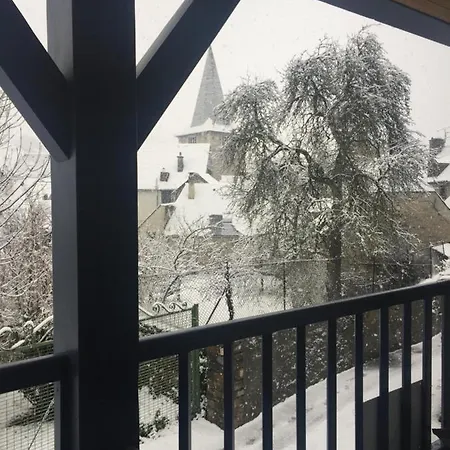 Le Balcon Face A L'aspin *