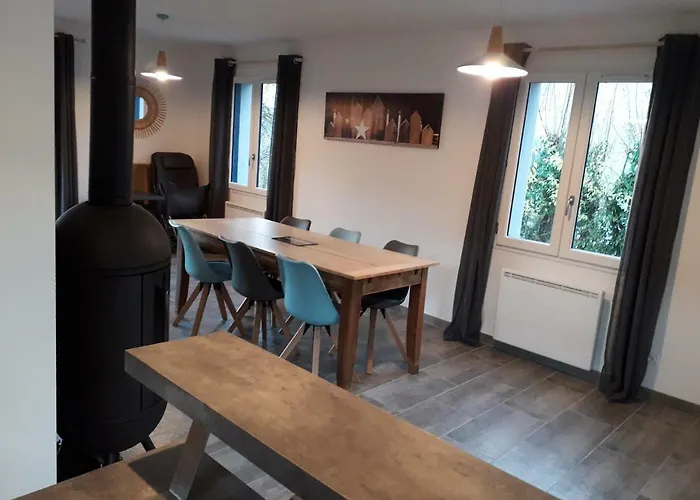 Le Balcon Face à L'aspin Hébergement de vacances *